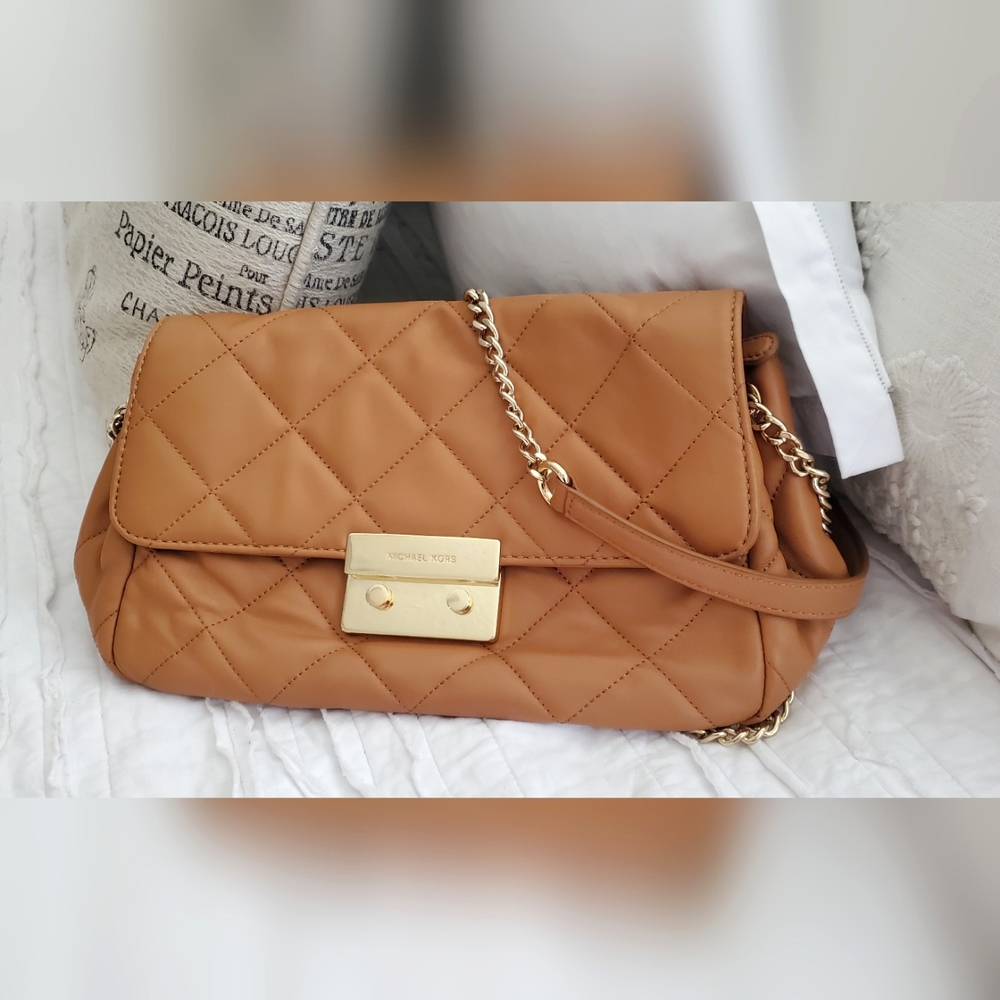 SoLd!EUC, LIKE NEW, MICHAEL KORS TAN DIAMOND QUILTED LEATHER WITH GOLD CHAIN BAG
